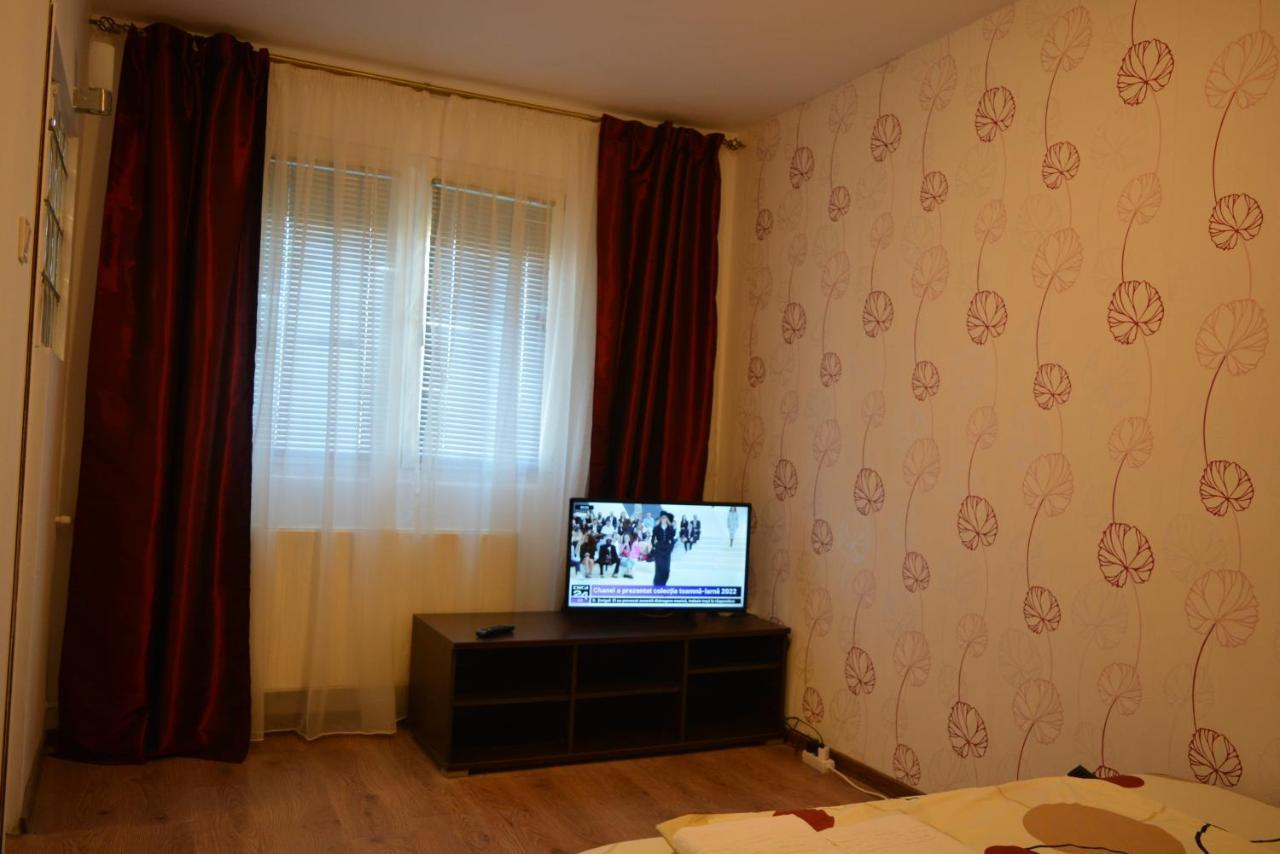 Iulia Studio 9 Bucarest Extérieur photo
